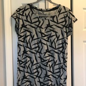 Long Grey Bench. T-shirt